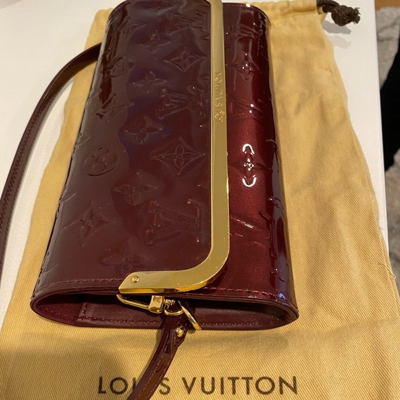 Louis Vuitton Amarante Monogram Vernis RossmoreBag - Picture 6 of 8